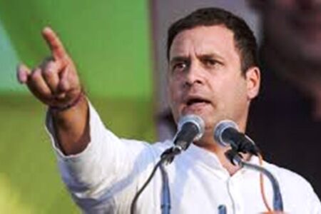 राहुल गांधी के दुष्कर्म और हत्या की शिकार दलित बच्ची के परिजनों फोटो शेयर मामले में एक्शन